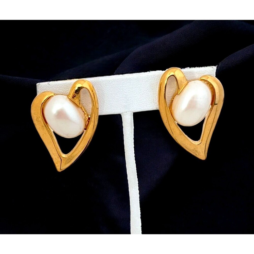 Vintage 1980s Daria Heart Pearl Earrings Gold Tone Pierced - 2K